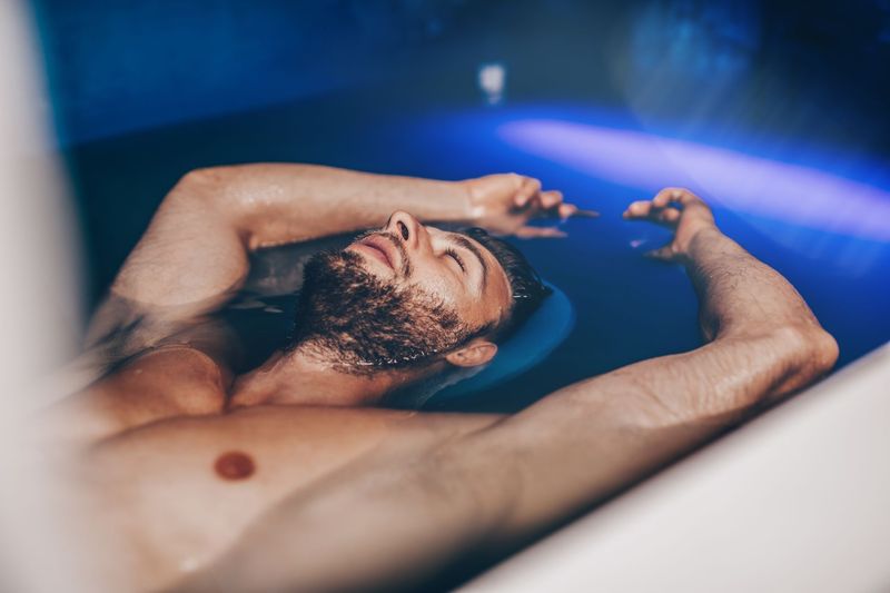 1 Person 60 Min. Floating + 30 Min. Massage 1 Person 60 Min. Floating + 30 Min. Massage