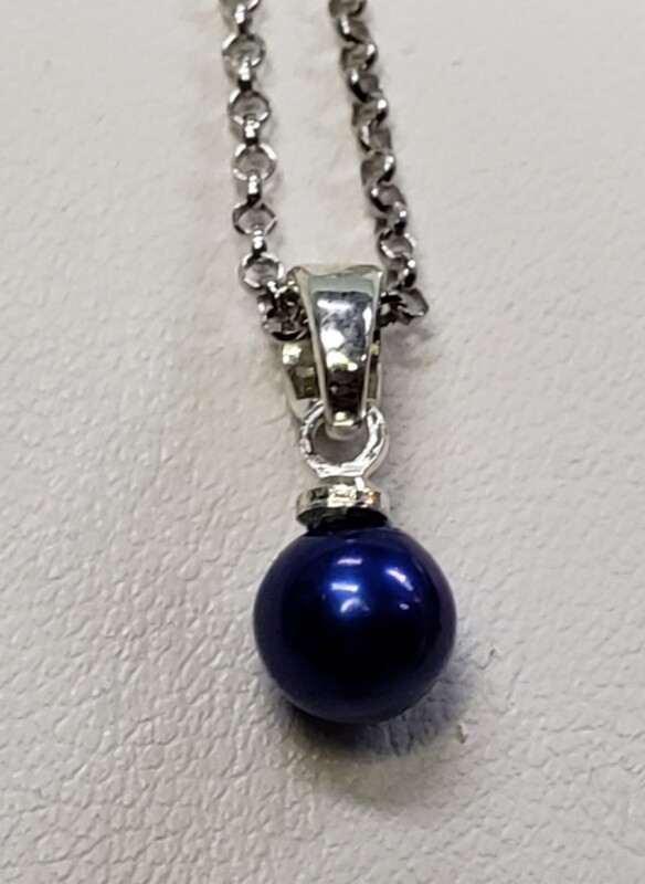 18&#39; Drop Pendant with CZs set with black pearl