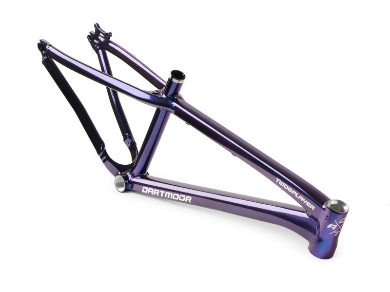 Rama Dartmoor Two6Player PRO 2026 Cosmic połysk, Medium