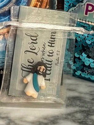 Mini Jesus Figure &amp; Uplifting magnetic scripture card with Bible verse in an Organza Pouch~ BOGO ( Buy One Get One Free)