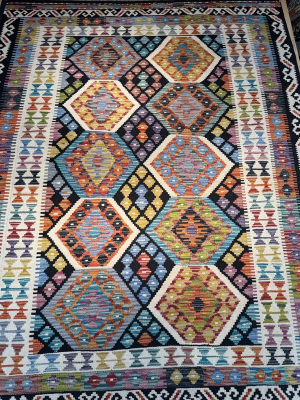 Hand Woven Woolen Kilim 6&#39;6&quot;x4&#39;11&quot;