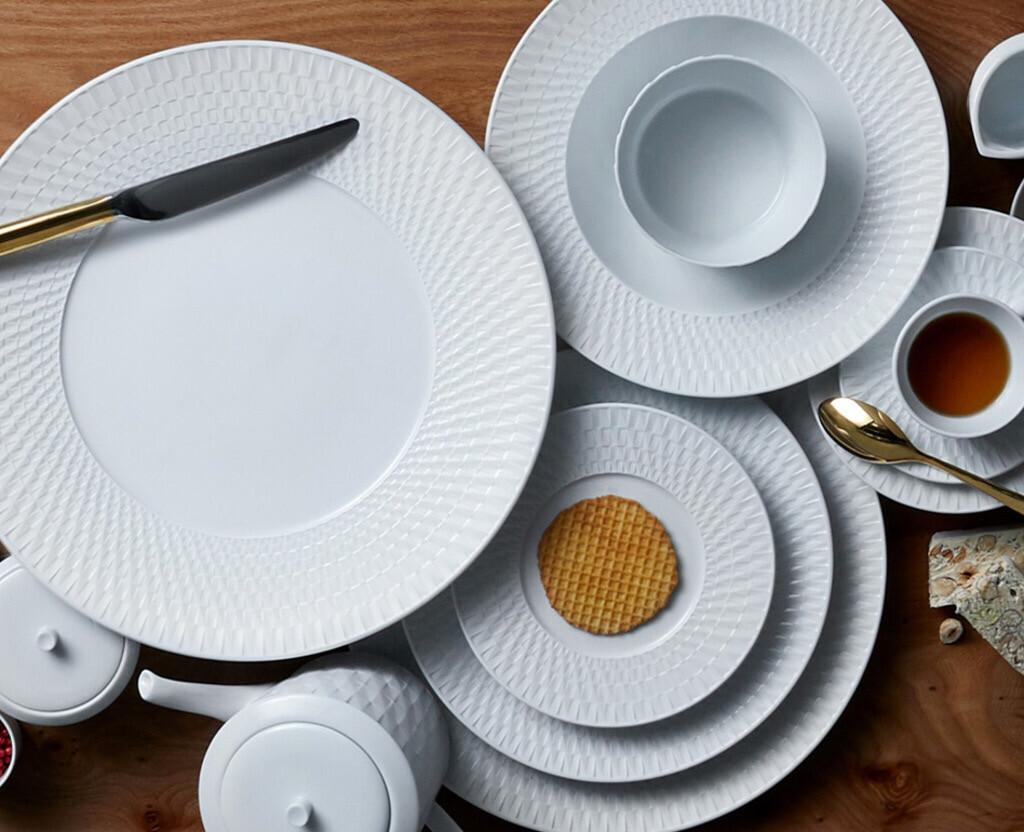 Bernardaud Twist Dinner/ Salad/ Rim Soup Needs 16