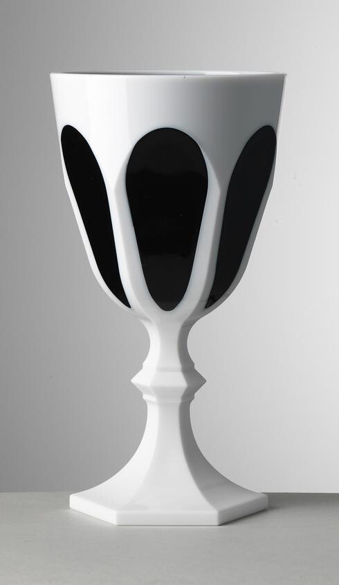 Mario Palm Beach White And Black Goblets PURCHASED