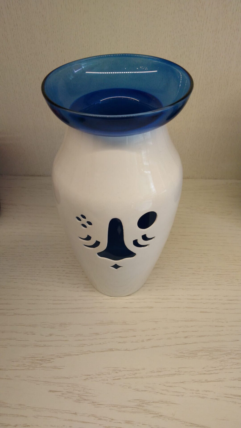Paola C Vase