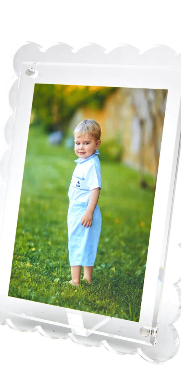 Tara Scalloped Clear Frame Purchased