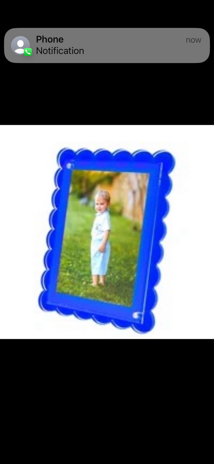 Tara Scalloped Frame
