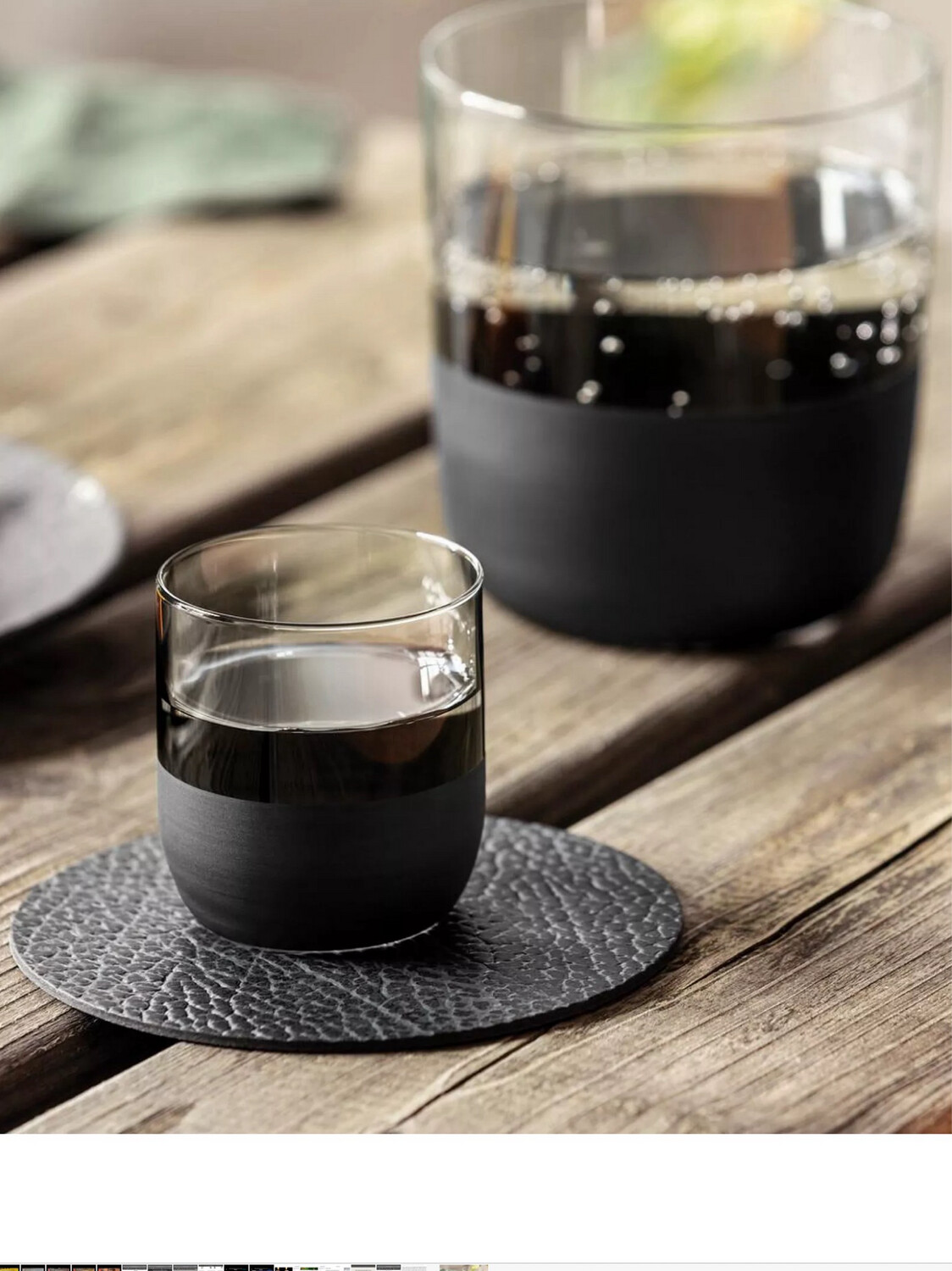 Villeroy And Boch 8 Shot Glasses On Black Tray