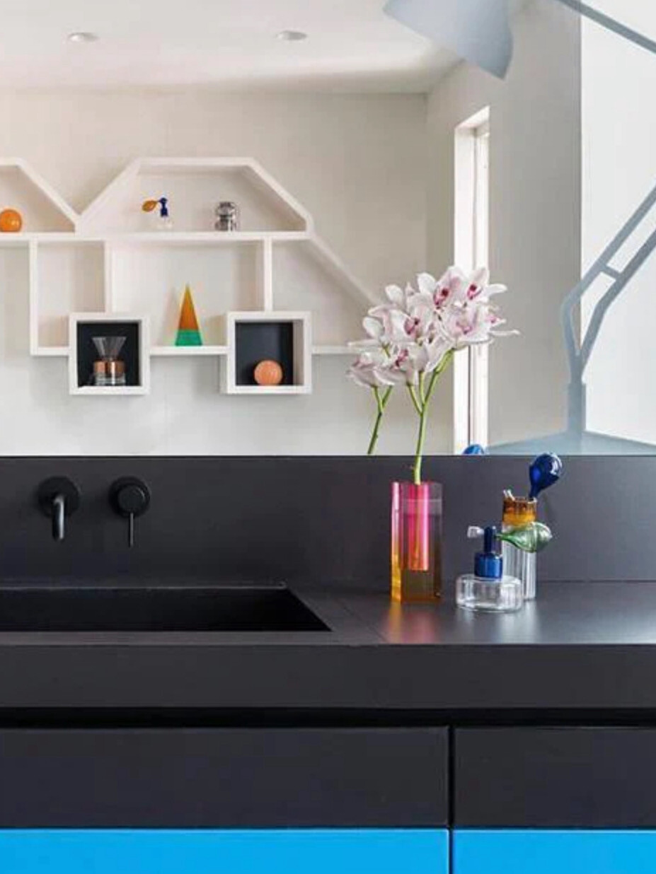 Modern Acrylic Vase Needs 3
