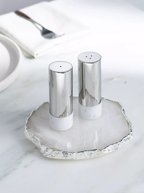 Anna New York Salt Shakers Purchased 1 Need 1 Pairs