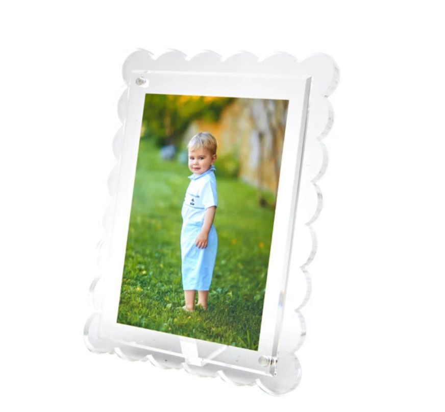 Tara Wilson 8x10 Frame