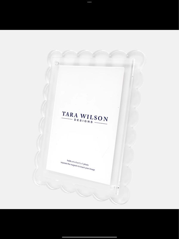Tara Wilson White Scalloped Frame 8x10