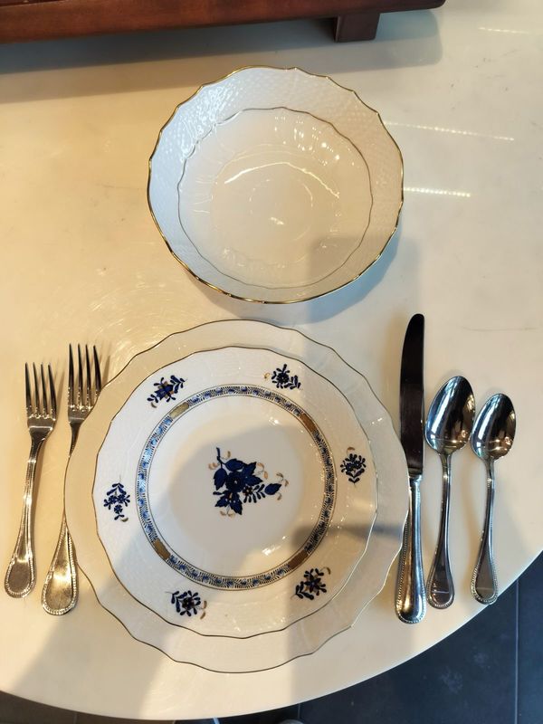 Herend Dinnerware 3 Piece Golden Edge Dinner And Scalloped Dinner Bowl, Chinese Bouquet Saphire Black Dessert Plate 12 Purchased