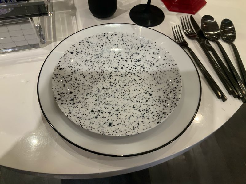 Non Sans Raisin Concord Black Dinner/Splash Dessert/ Splash Hollow Bowl Needs 12