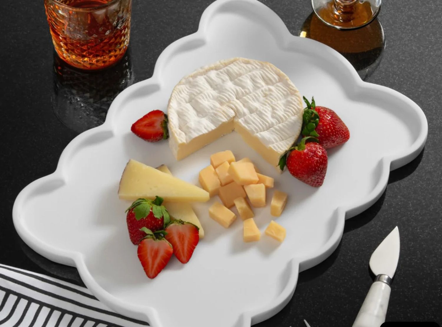 Modern Wick M Scalloped Tray