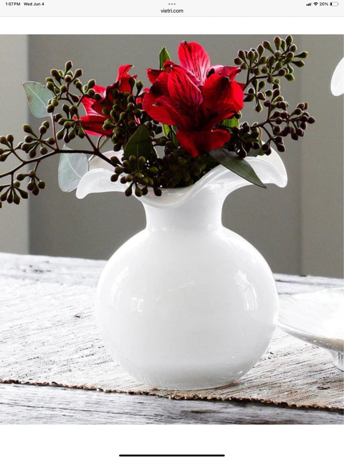 Vietri Vase White Needs 2
