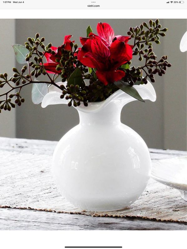 Vietri Vase White Needs 2