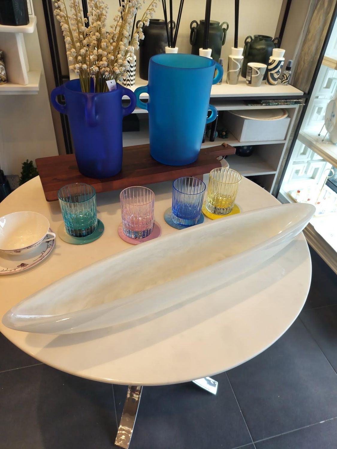 Lily Juliet Resin Canoe Server