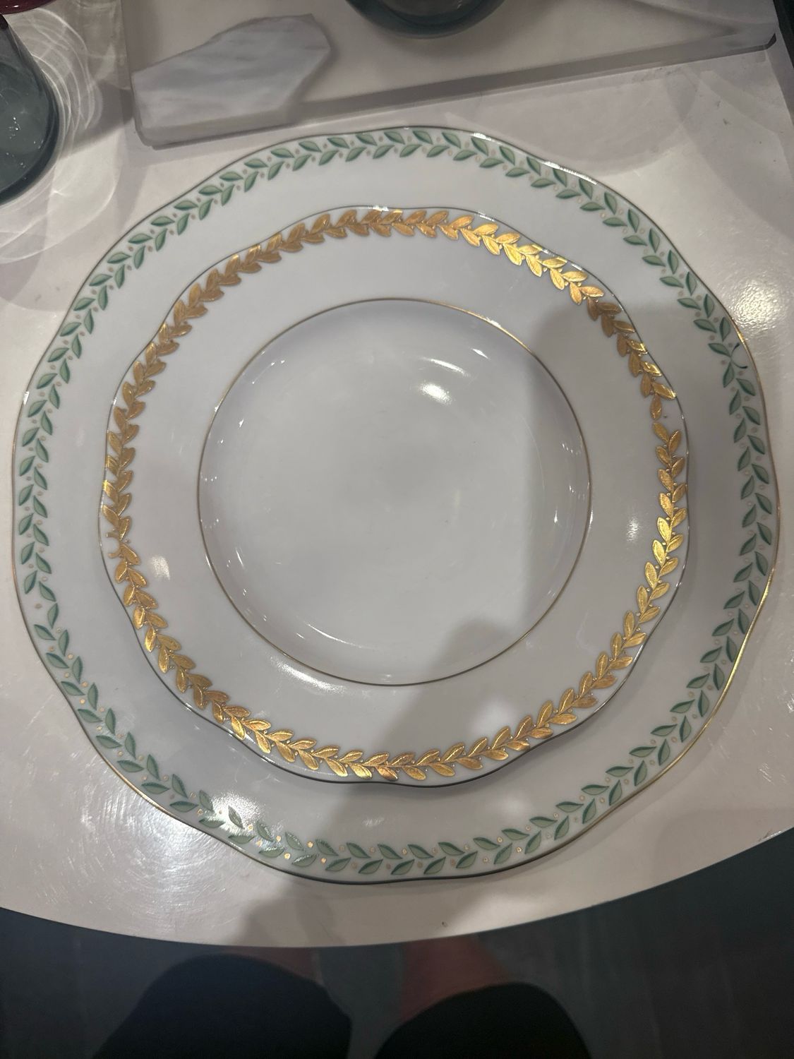 Herend Green Laurel Dinner / Golden Laurel Salad Needs 12