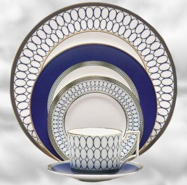 Wedgwood Renaissance Gold Dinnerware 16 Place Settings- 6 Piece Includes Blue Soup Bowl