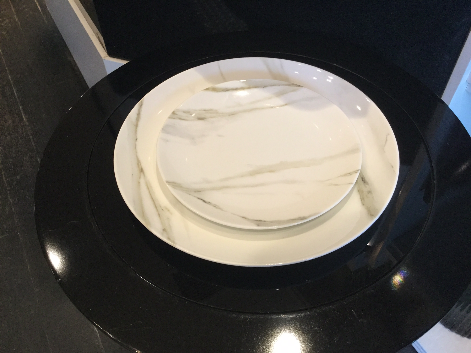 Vera Venato dinner and salad 12 2 pc place settings