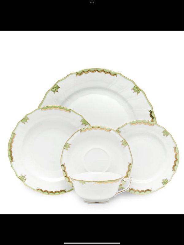 Herend Princess Victoria 12 Service 12 Dessert Plates 12 Golden Edge Soup Plates