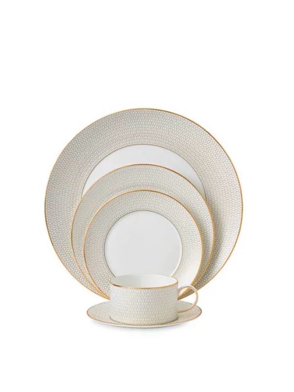 Wedgwood Gio Gold Dinner. Dinner - Salad - Soup Needs 8