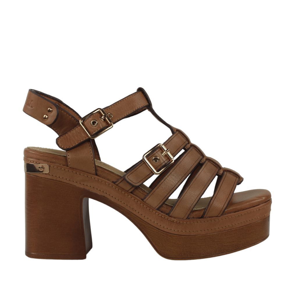 Carmela sandalias de piel camel con plataforma.25vcs7-ap