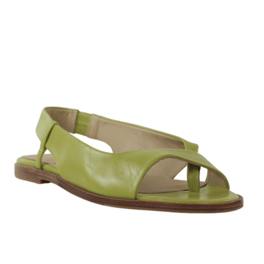 Megumi Ochi sandalias planas piel verde pistacho.25vjp5