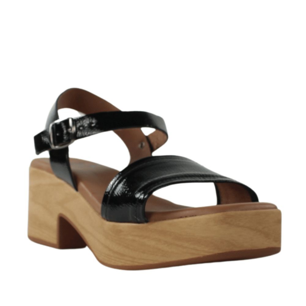 Sandalias negras de plataforma piel charol.25vw18-ap24