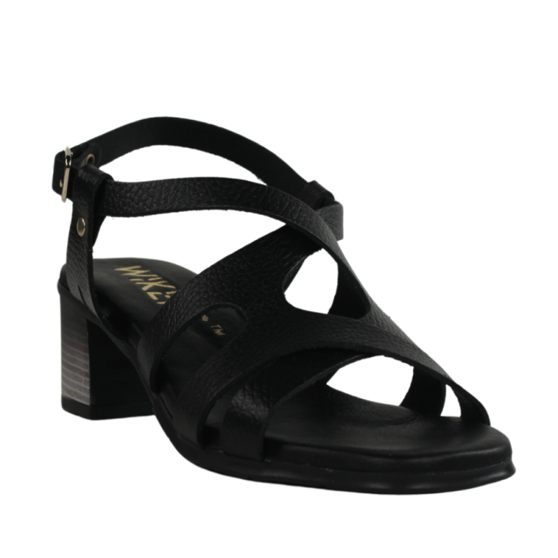 Sandalia negra de tacón en piel .6525
