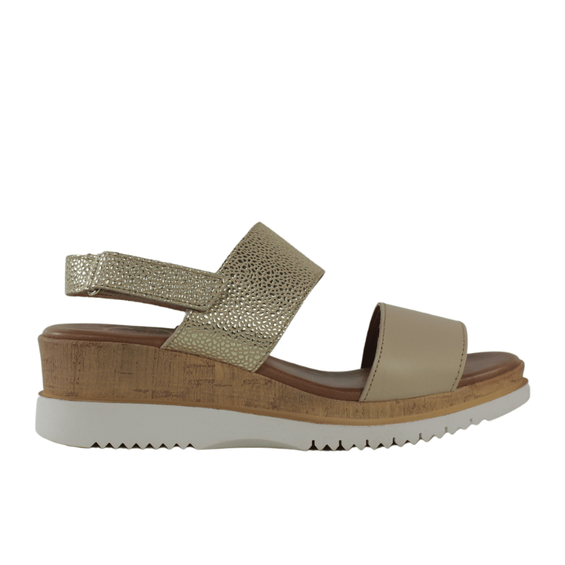 Lola Canales sandalias beige de piel cuña corcho.53101