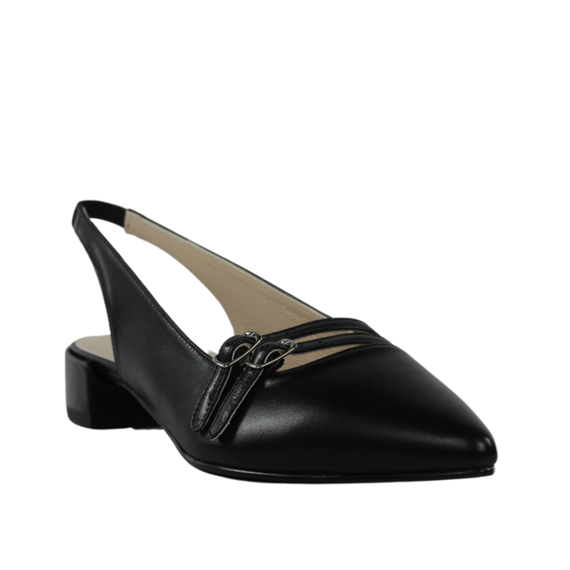 Zapatos de salón negros de piel destalonados.3942