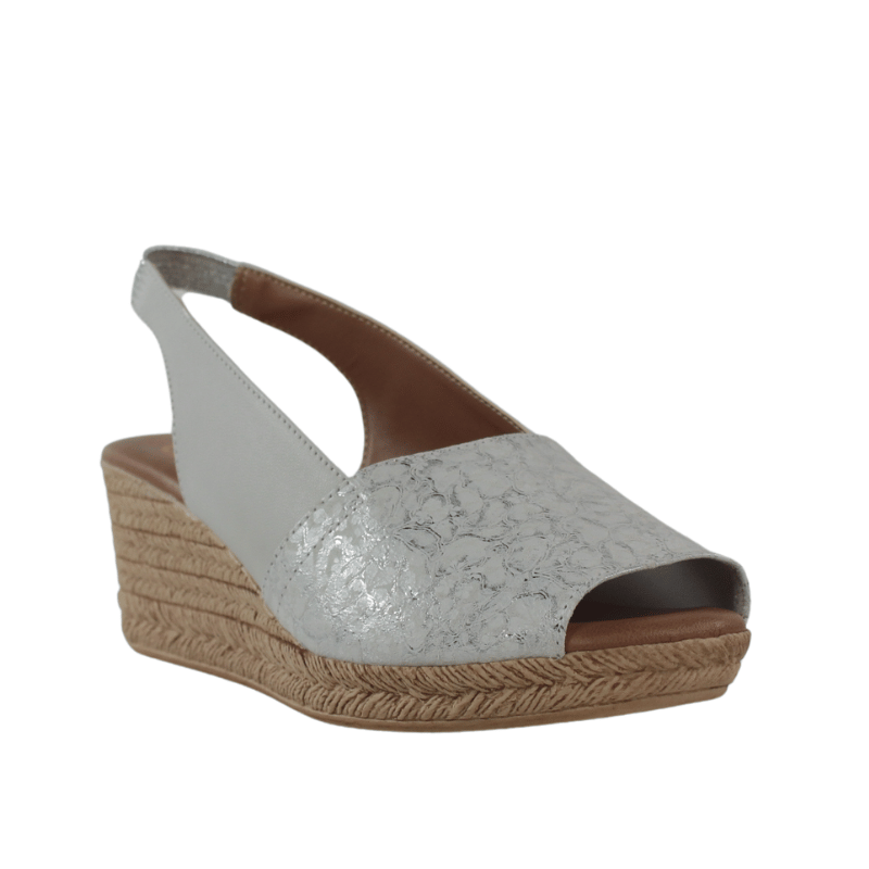 Lola Canales zapatos piel color beige claro destalonados,54101