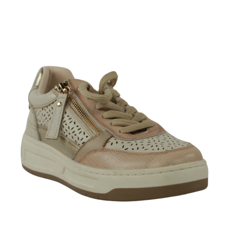 Carmela zapatillas de piel color beige con picados.25vcd11-ap