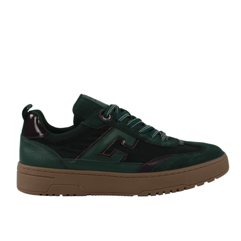 Carmela zapatillas verdes de piel y tejido.25vcd10-ap