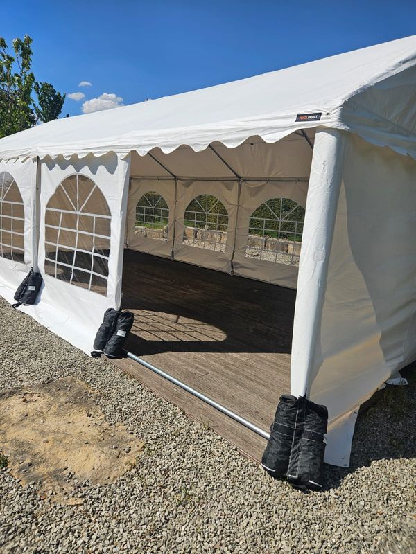Festzelt 4 x 8 Meter Weiß inkl. 10 Gewichte à 18 KG