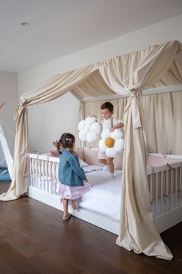 Carpas y velos para cama imperial tipo montessori