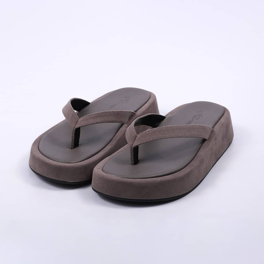 Búzios - Suede Flat Thong Sandal