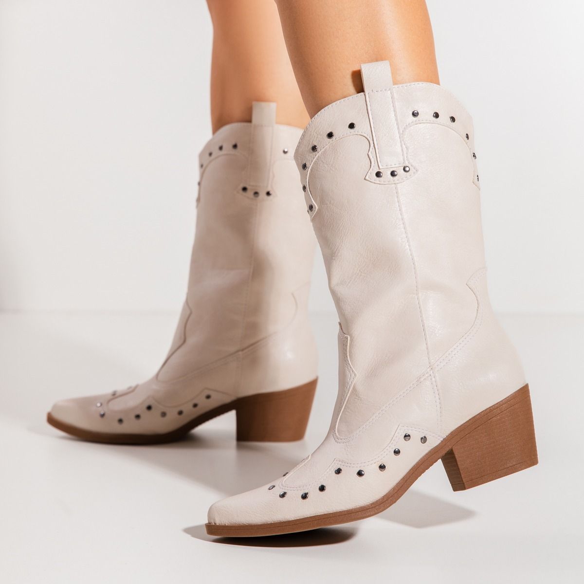 Lorena - Studs Western Block Bootie