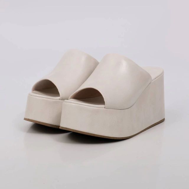 Upper - Women's Platform Mule with Round Toe in Off White