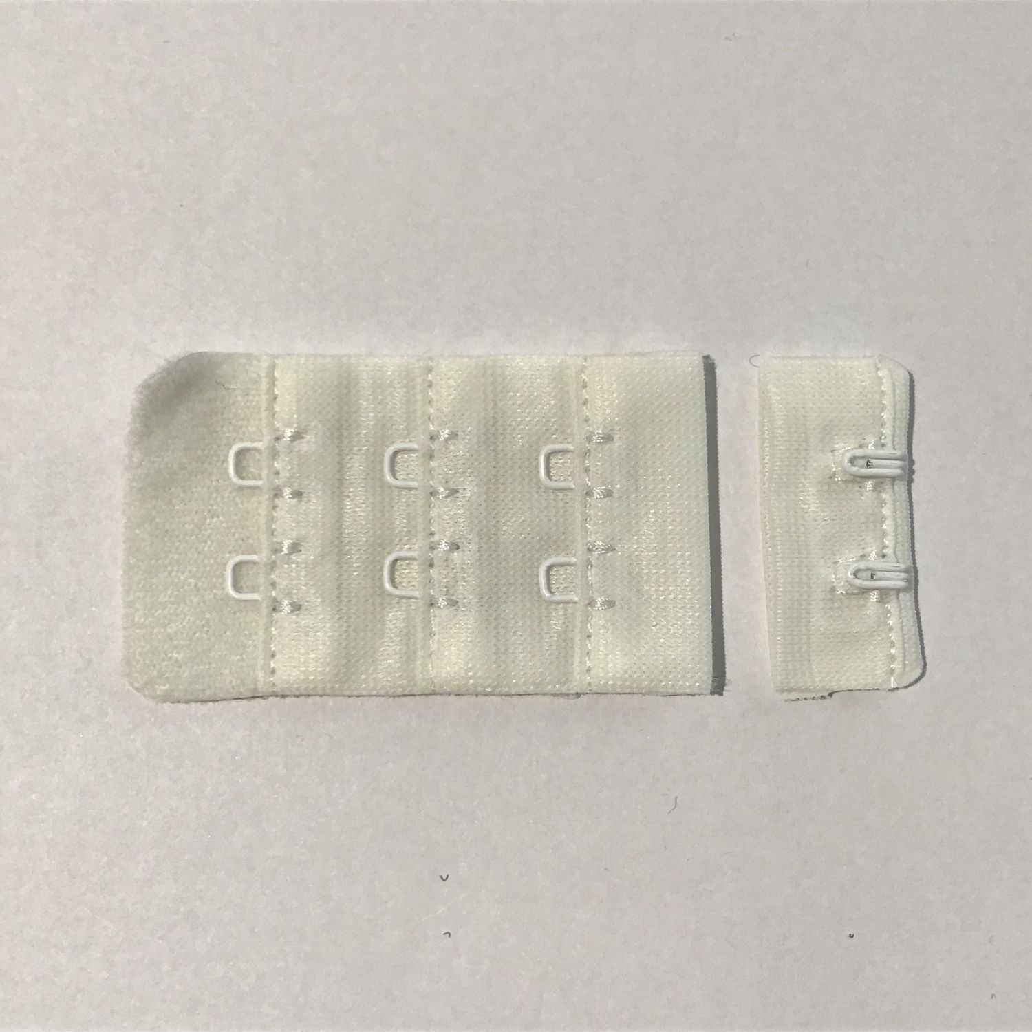 Behasluiting  2 x 3 off white