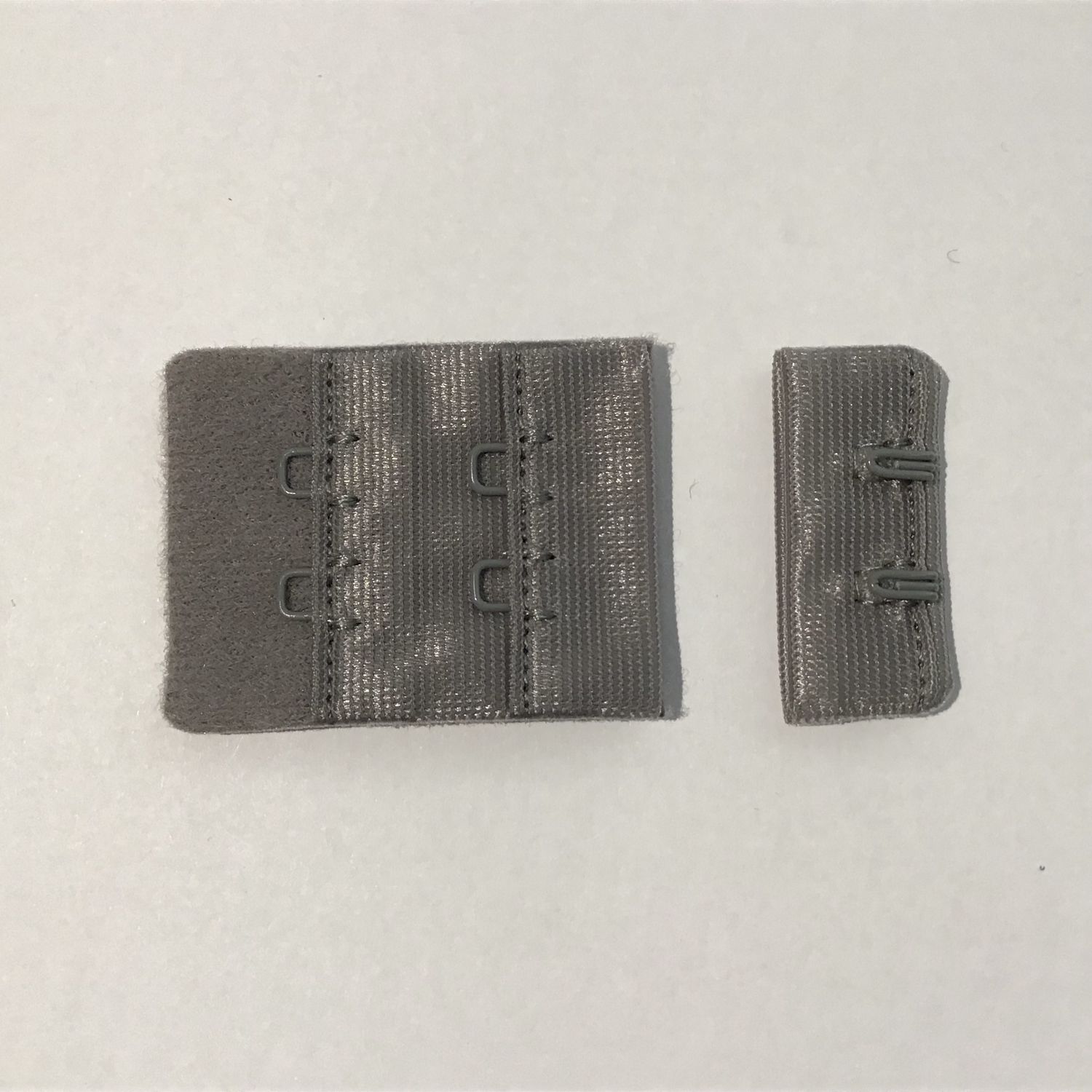 Behasluiting  2 x 2 grijs