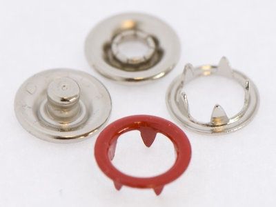 Baby drukkers 9 mm /12 stuks rood