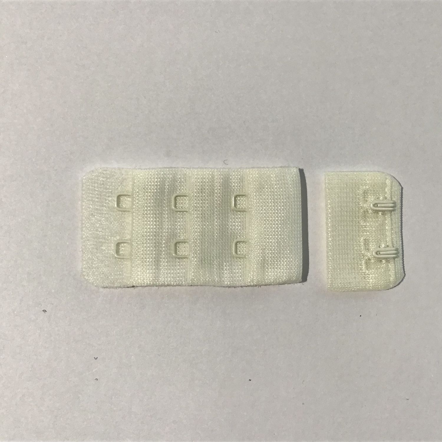 Behasluiting  3 x 2 creme 3 cm