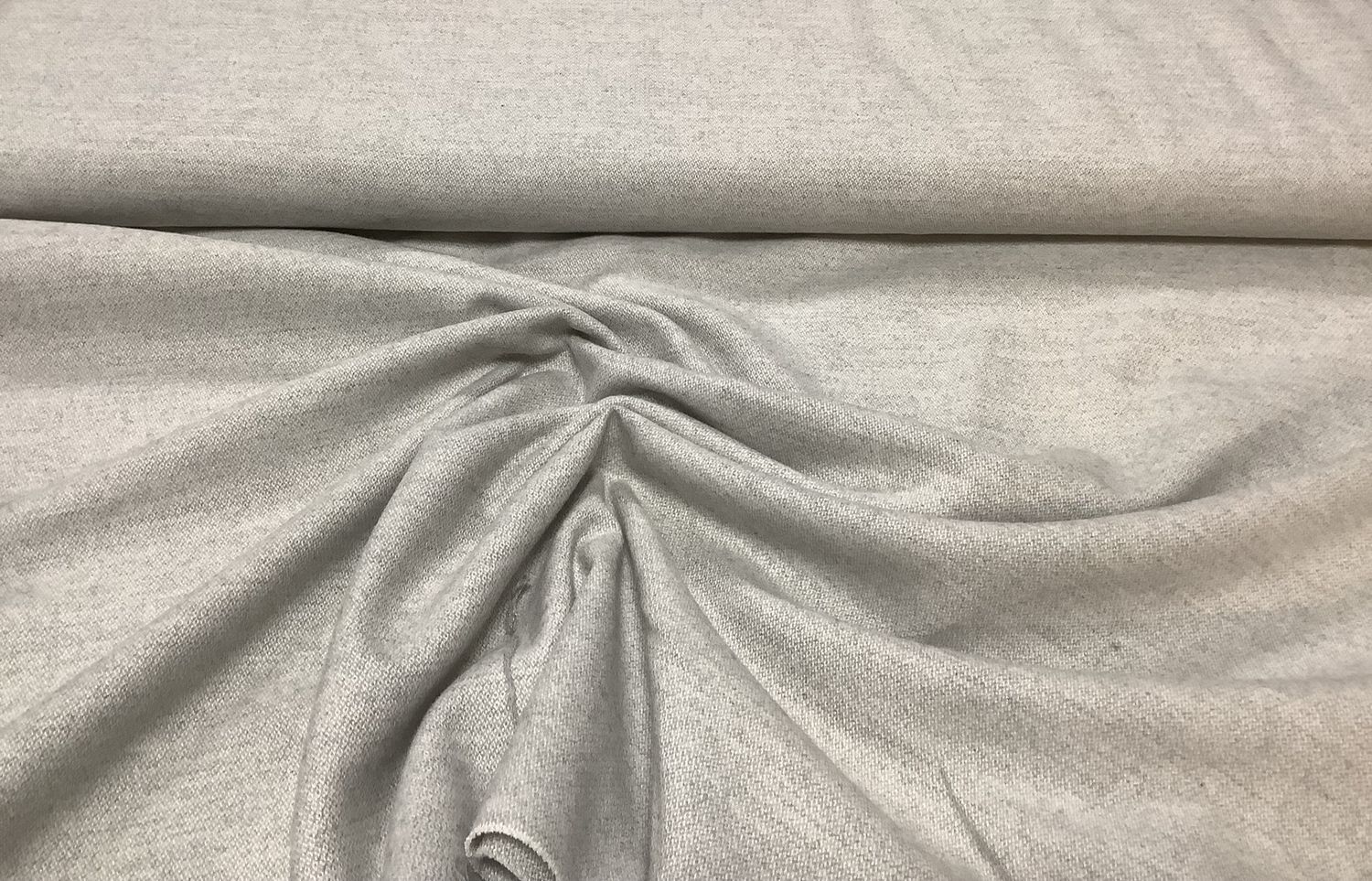 Grijze zacht aanvoelende stof