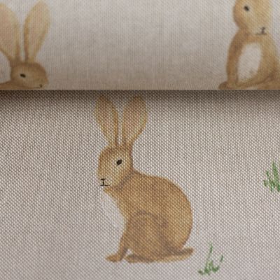 Konijnen op beige achtergrond