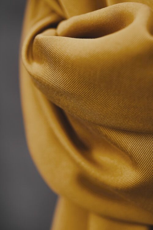 Smooth drape twill  amber