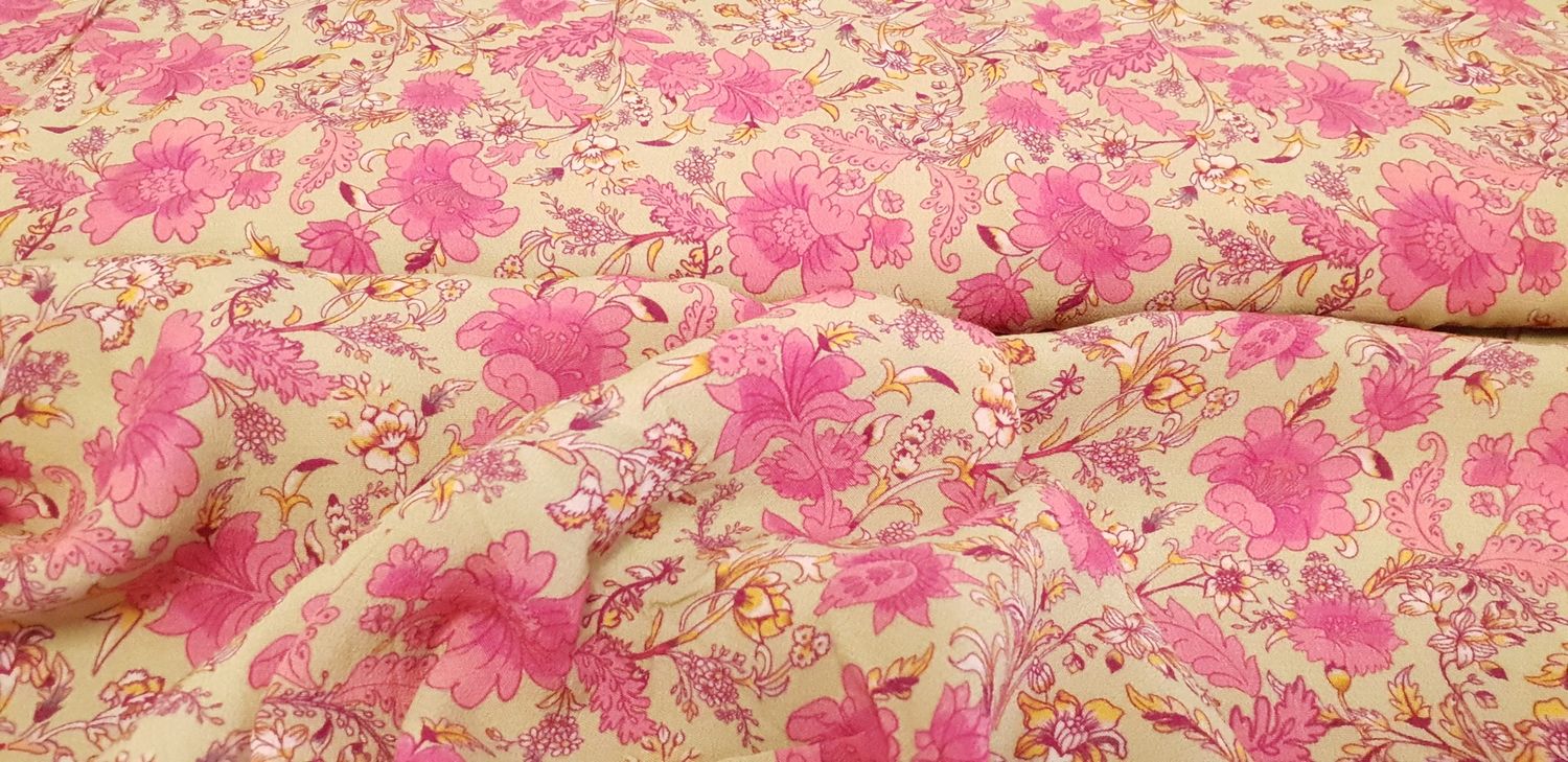 Viscose fuschia bloem