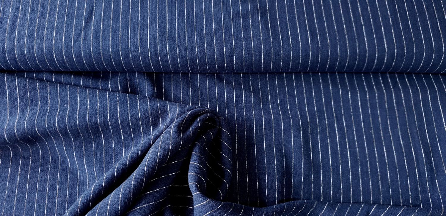 Linnen blauw met fijn wit streepje