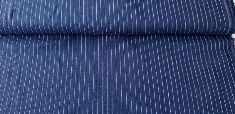 Linnen blauw met fijn wit streepje